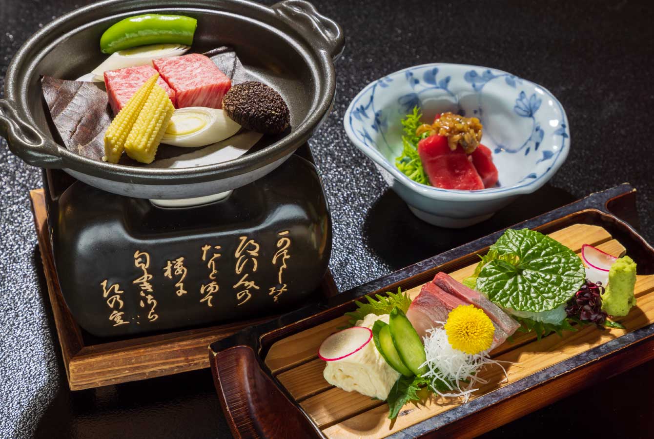 banquet served at an inn