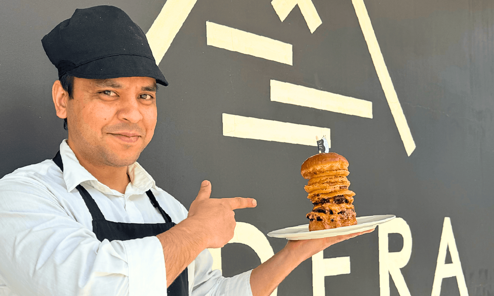 Cafe Dining LüDERA celebrates 3rd anniversary with new 'High-Calorie Tower Burger' after 43,000 visitors.